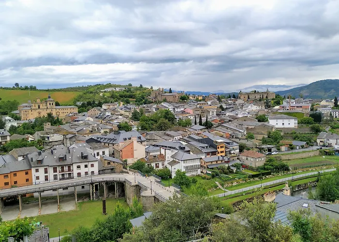 Hostal Restaurante La CharolaHostal